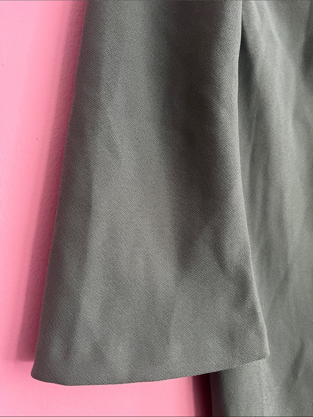 Zara Olive Green Flared Sleeve Lagenlook V-Neck Midi Dress - Picture 4 of 8